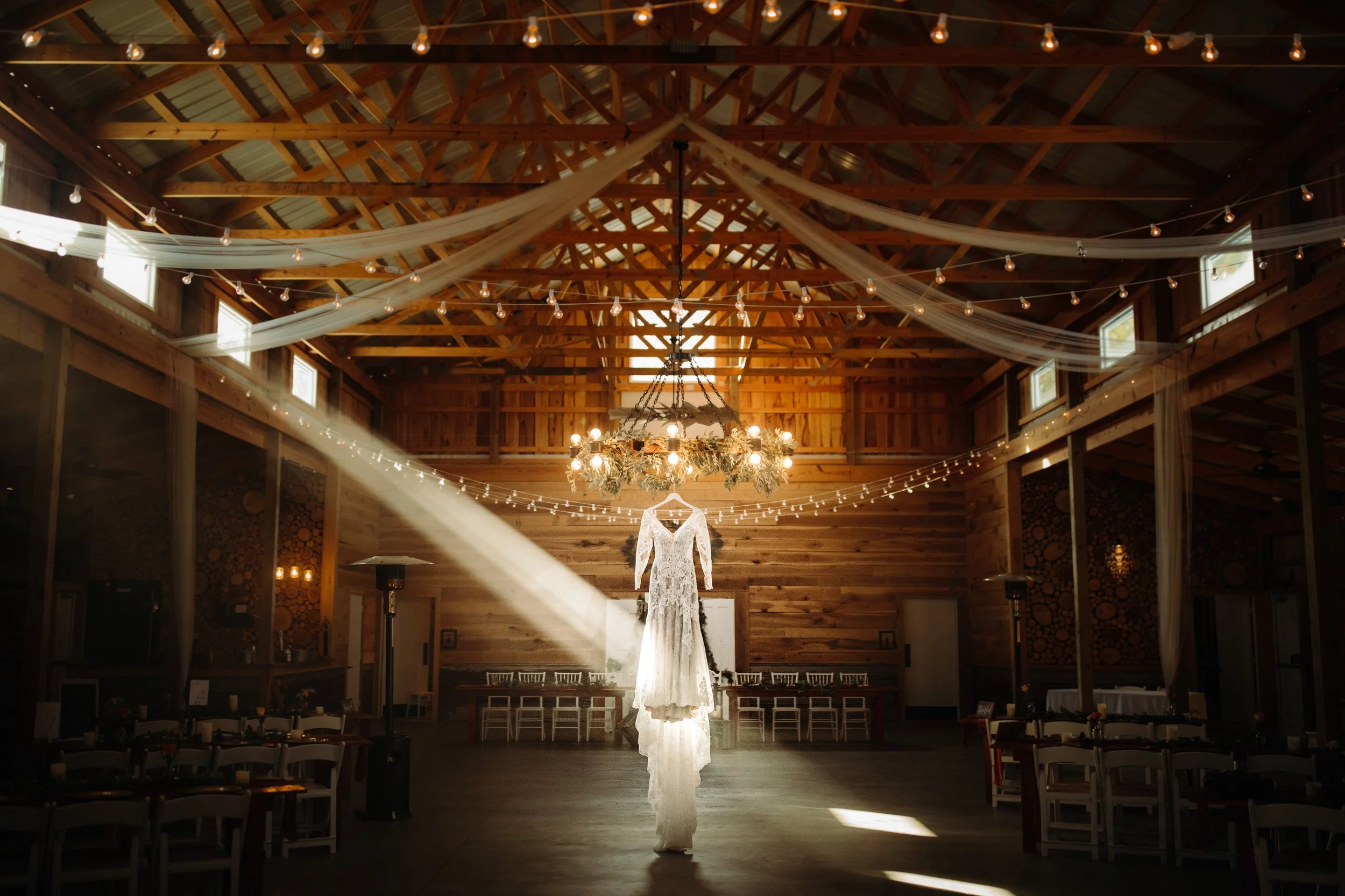 barn-hamner-ridge-wedding-indiana-drone-rustic-3.jpg